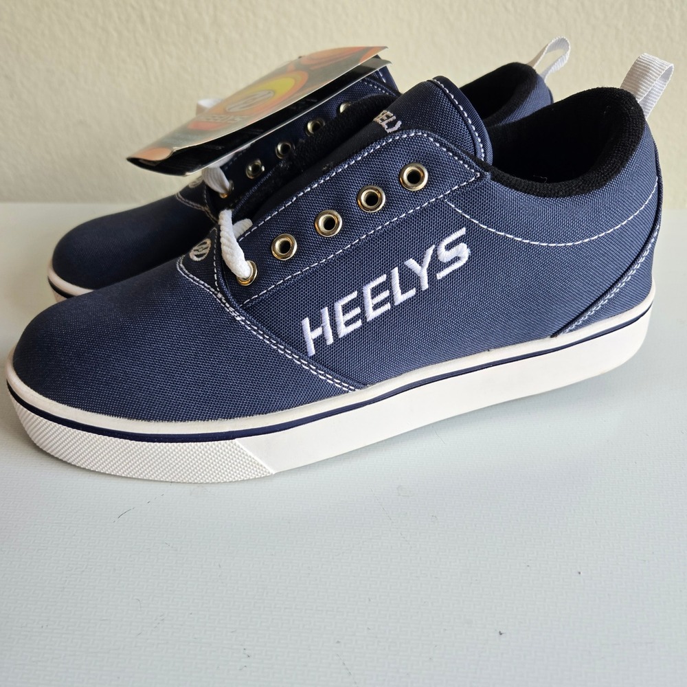 Heelys GR8 Pro 20 Navy Blue Canvas Wheeled Skate Shoes Kids Youth 6 HE100758